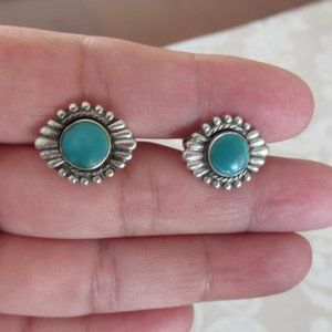 Vintage NATIVE AMERICAN ZUNI STERLING AND TURQUOISE Screw On STUD EARRINGS 0.65"